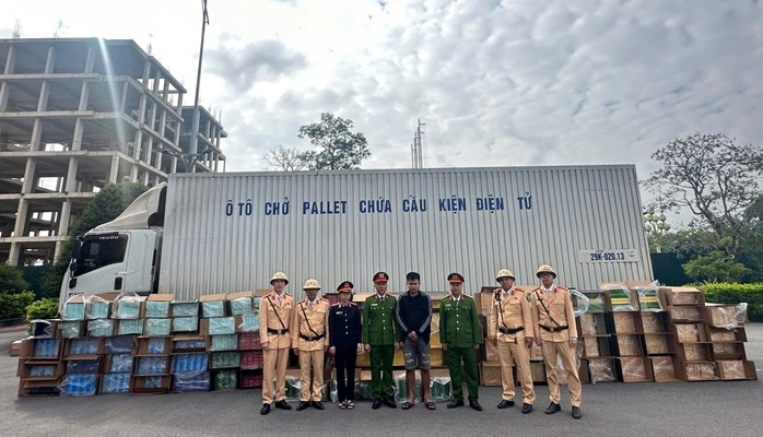 Nghẹt thở giây phút cảnh sát áp sát, khống chế 