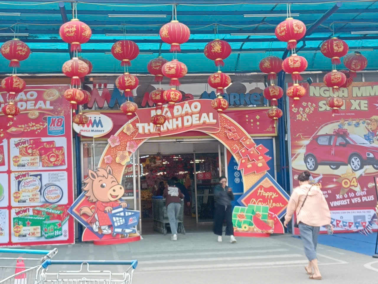 Siêu thị Hà Nội hàng hóa tăng mạnh,  giá ưu đãi sâu