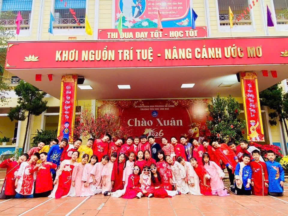 Rộn ràng sắc xuân nơi sân trường