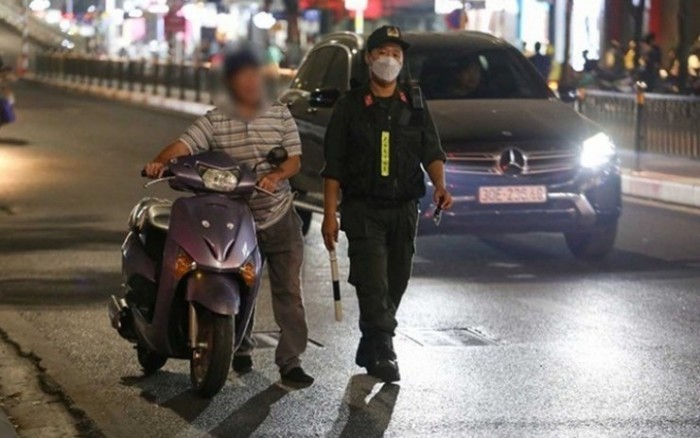 Dắt xe đi bộ về nhà sau cuộc nhậu có bị phạt không?