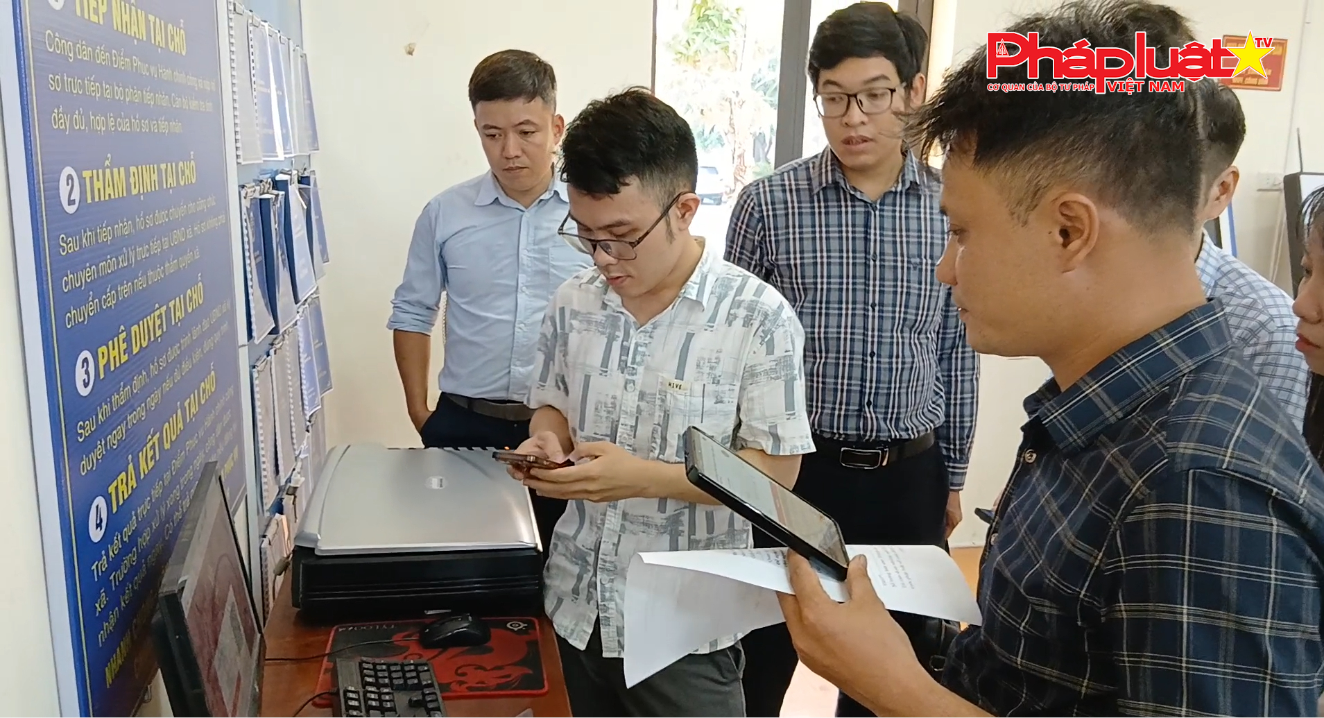 TP Hà Nội đề xuất hỗ trợ 1,5 lần tiền lương cho cán bộ làm nhiệm vụ chuyển đổi số