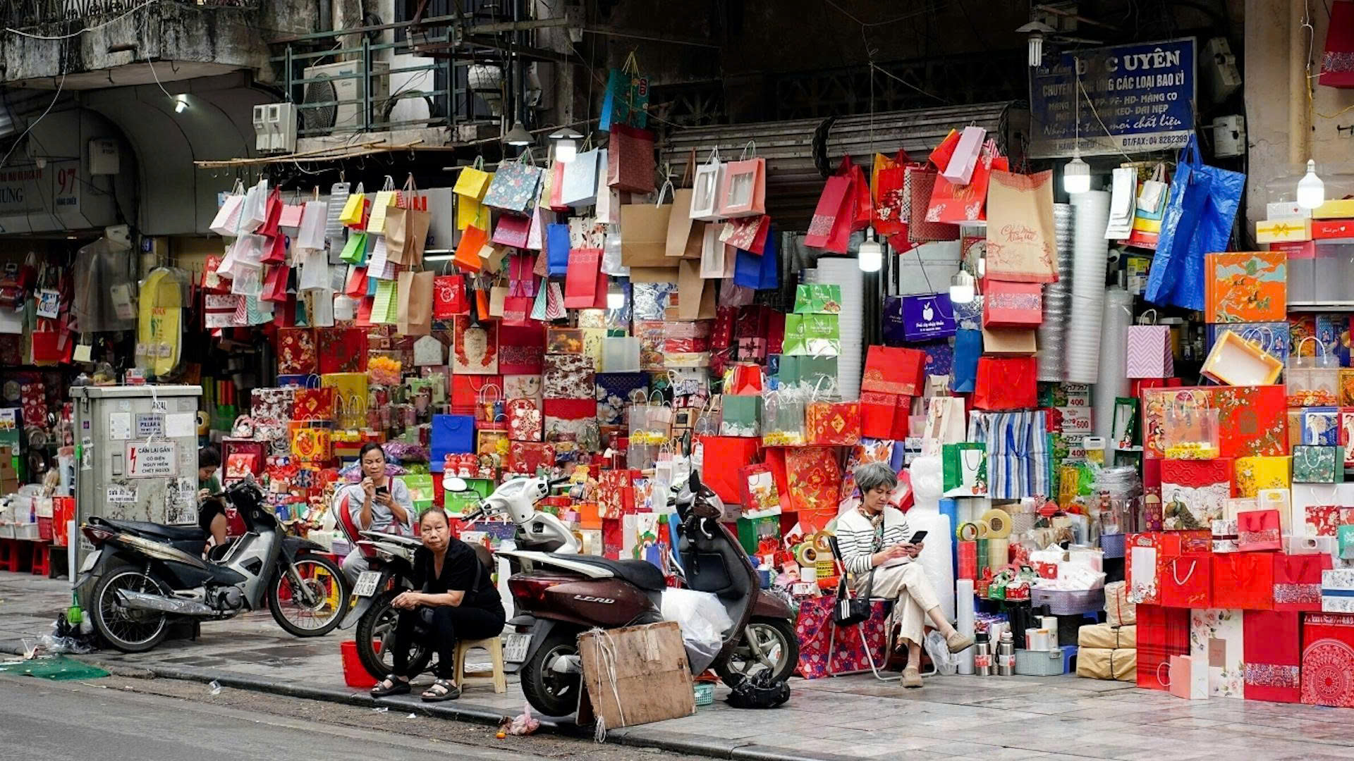Bản tin Truyền thông Chính sách: Tài khoản ngân hàng của hộ kinh doanh bắt buộc phải mang đúng tên đăng ký trên giấy phép