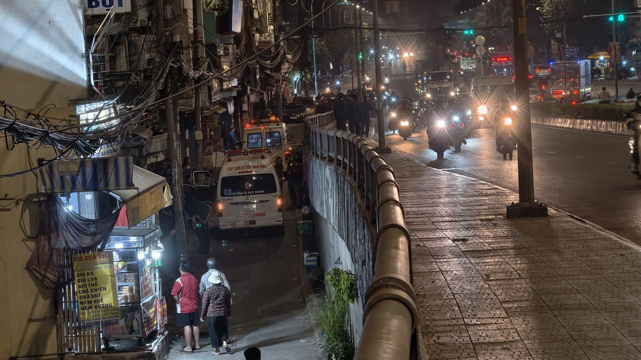 Cháy nhà trong hẻm ở TPHCM, 3 mẹ con tử vong