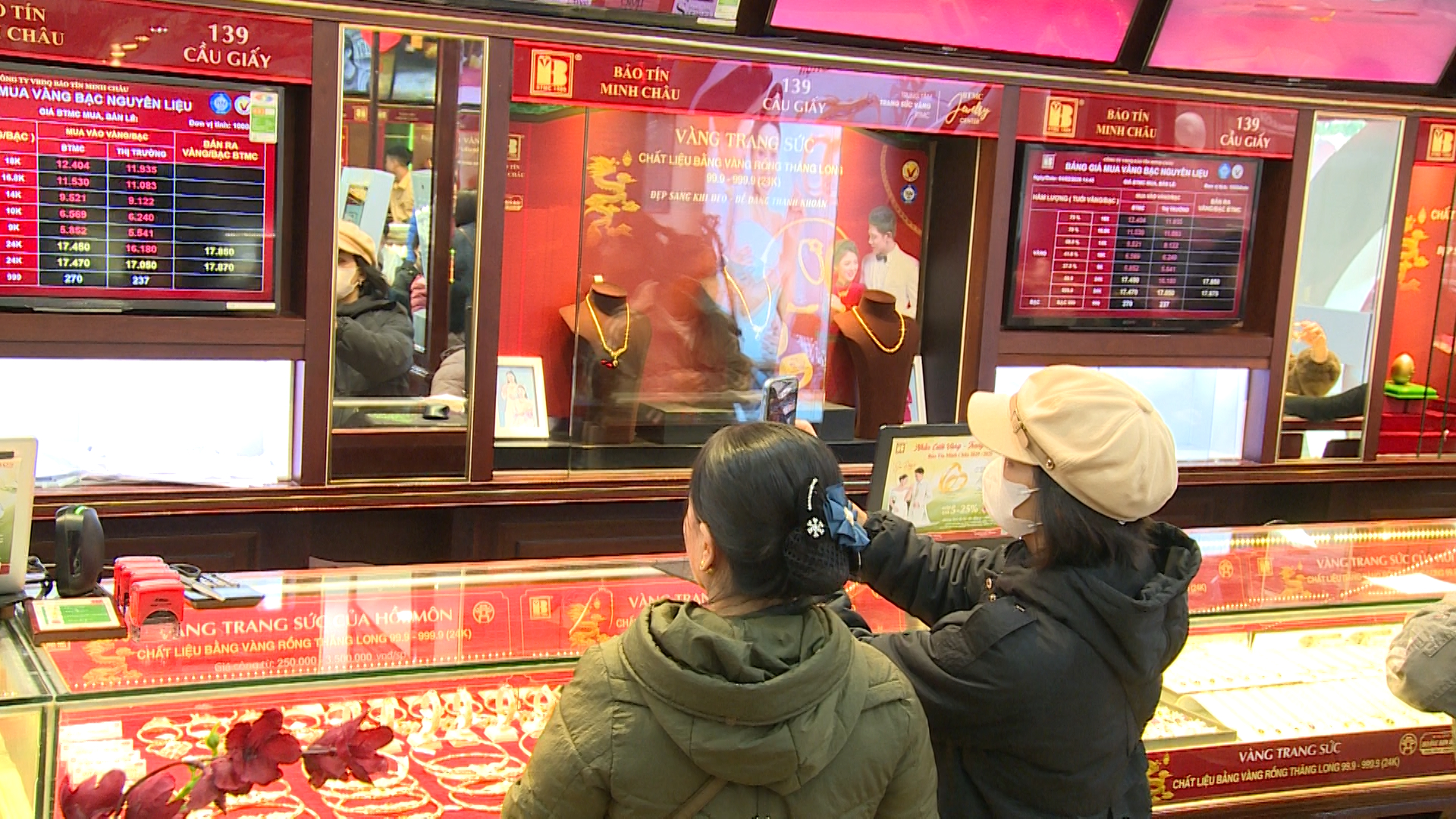 Giá vàng hôm nay 8/2/2026: Lấy lại đà tăng, giá vàng áp sát ngưỡng 180 triệu đồng/lượng