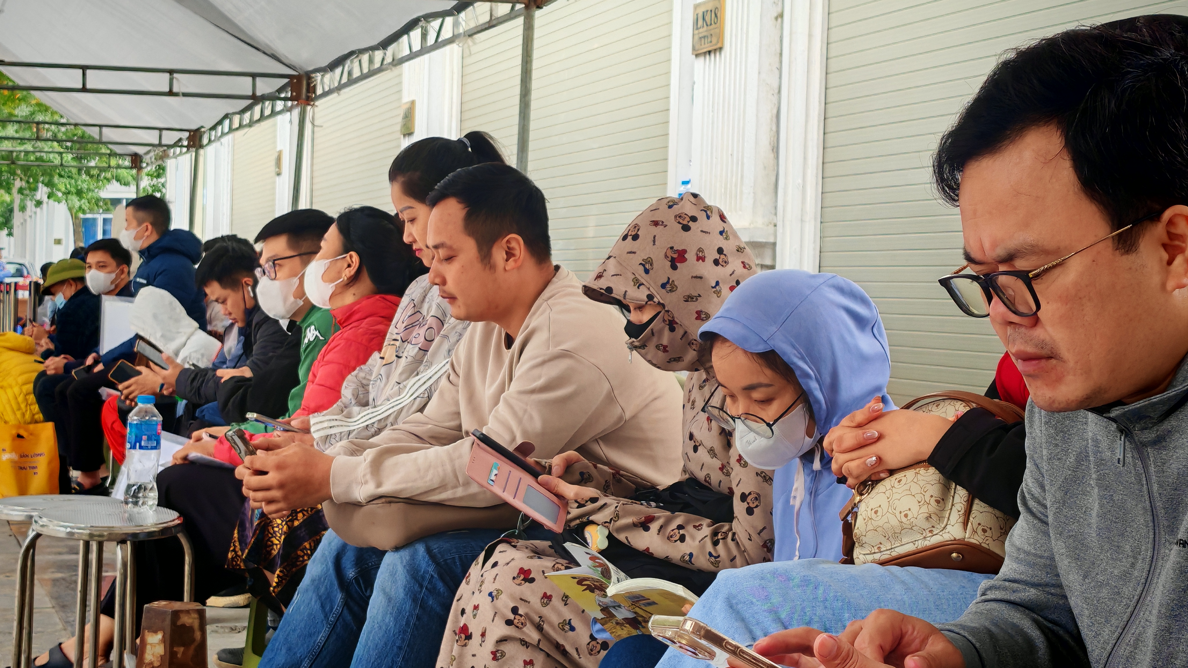 Cán bộ nhà xa, chưa hoặc đã có nhà ở được đăng ký mua NƠXH