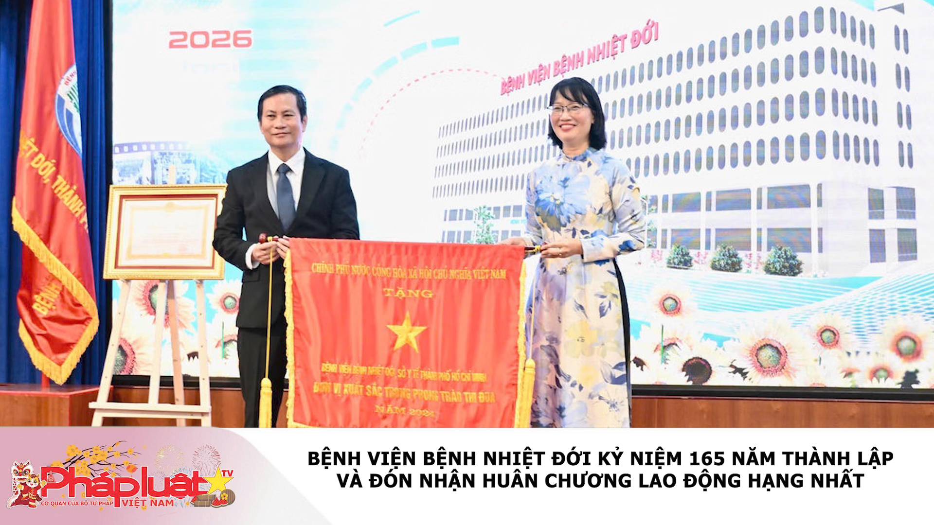 Bệnh viện Bệnh Nhiệt đới kỷ niệm 165 năm thành lập và đón nhận Huân chương Lao động hạng Nhất