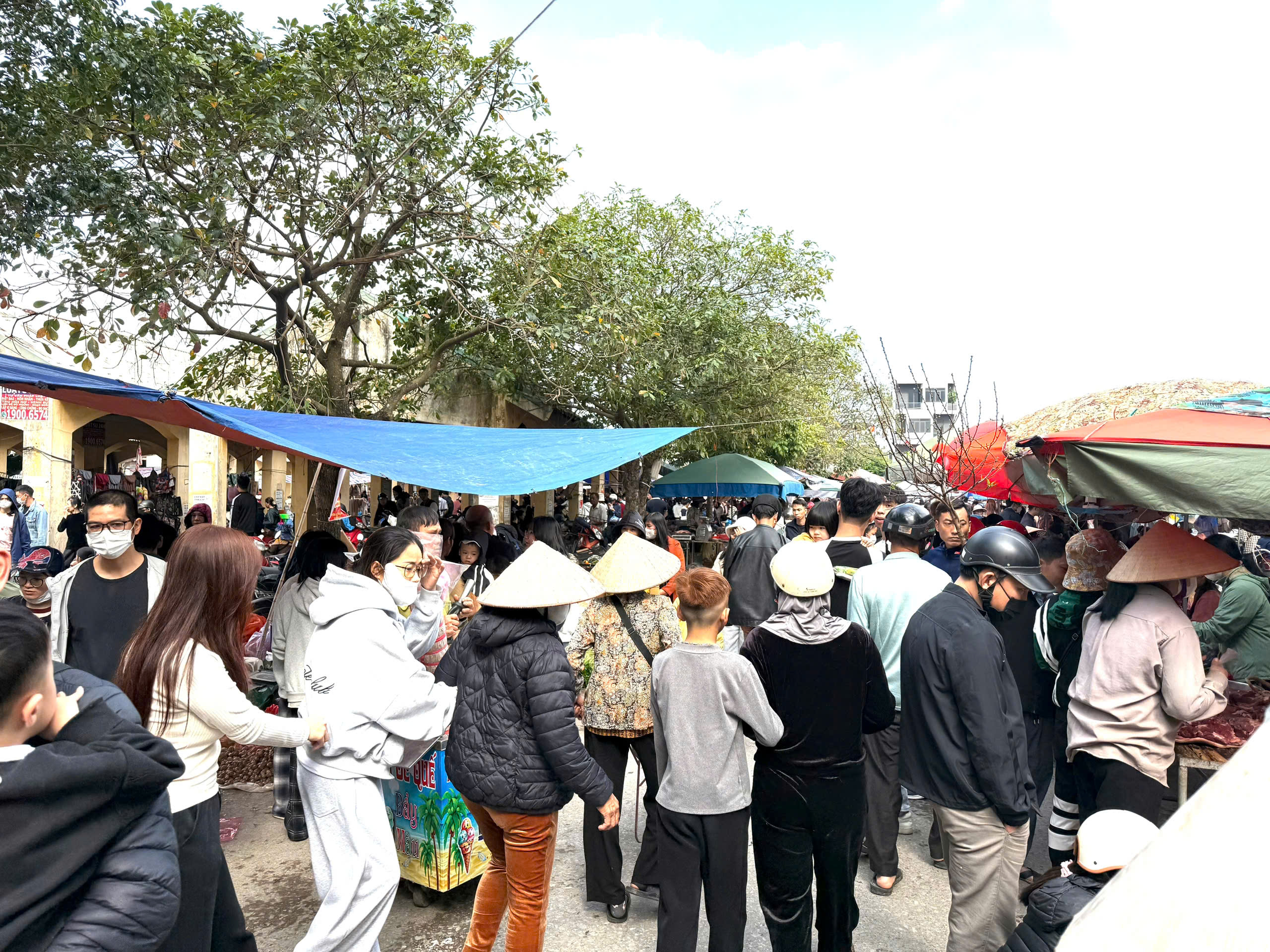 Chợ 27 Tết ở Tiền Hải (Hưng Yên) – Nơi giữ hồn xuân quê lúa