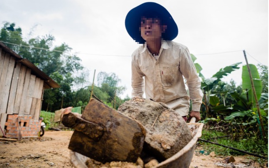 Trúng số độc đắc và cú trượt dài đau đớn của chàng phụ hồ