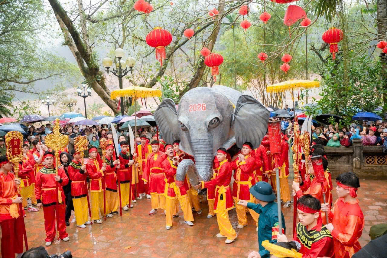 Hào khí Thánh Gióng lan tỏa giá trị di sản đền Sóc