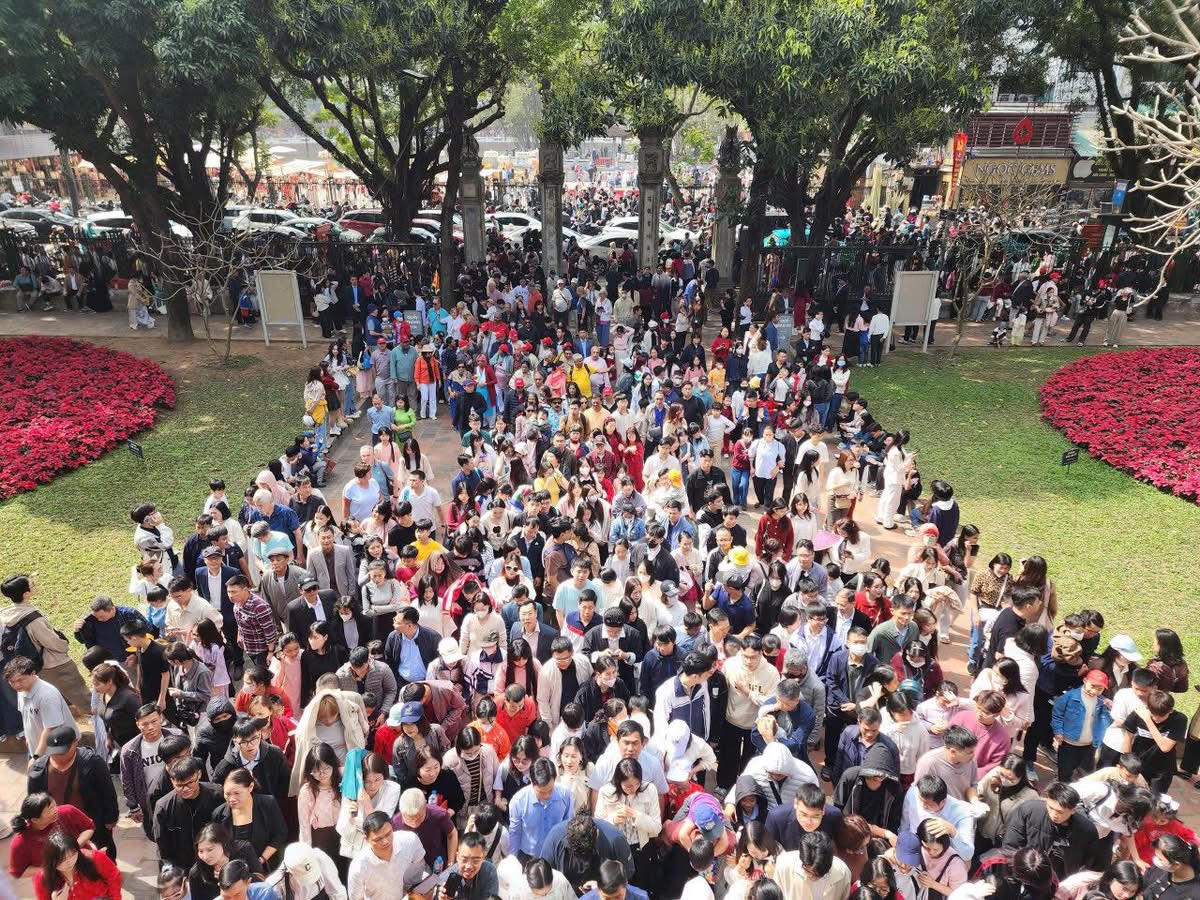 Việt Nam đón 14 triệu lượt khách du xuân dịp Tết Nguyên đán 2026