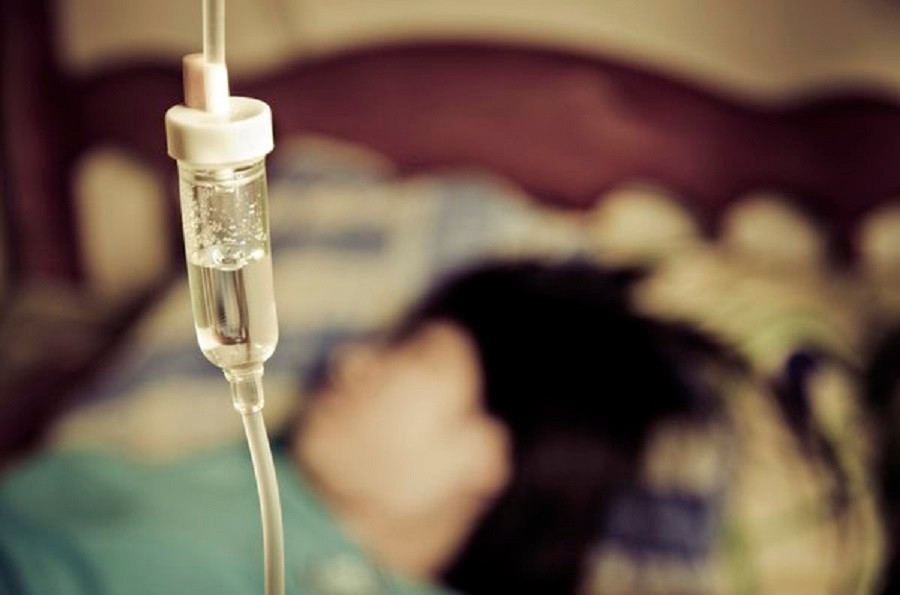 Nguy cơ khó lường từ truyền dịch làm trắng da tại nhà