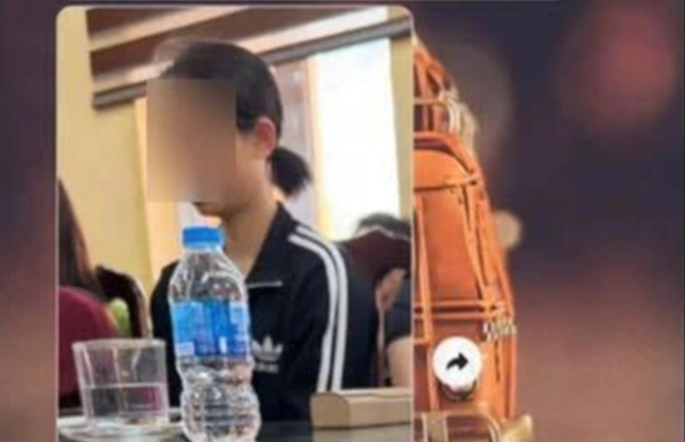 Xác minh thông tin giáo viên bắt học sinh tiểu học liếm đất