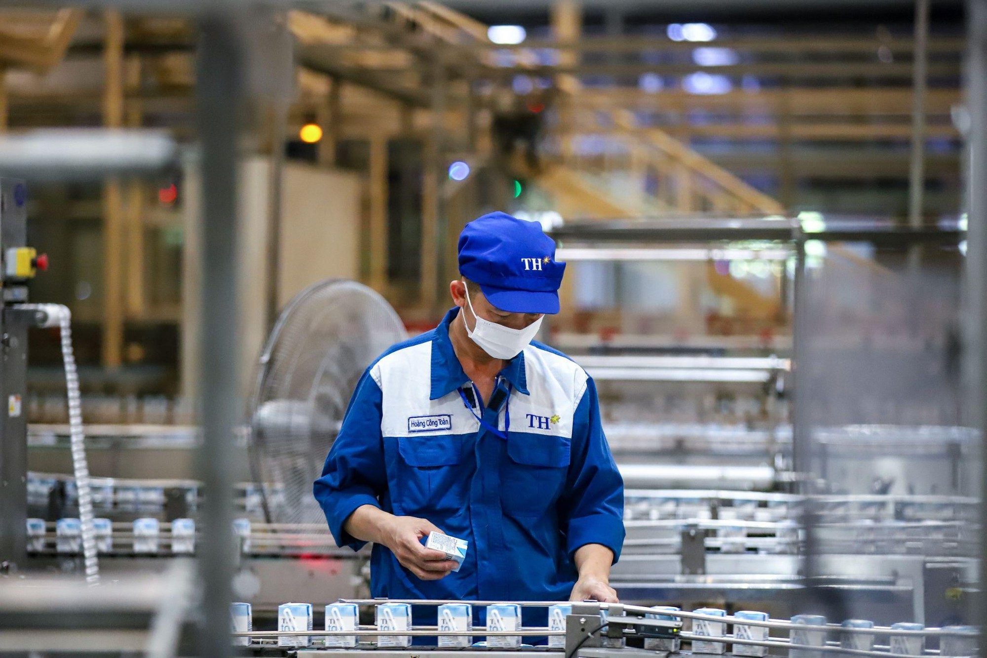 BizNews ngày 2/3/2026: Việt Nam đặt mục tiêu sản xuất 9.700 triệu lít sữa vào năm 2045