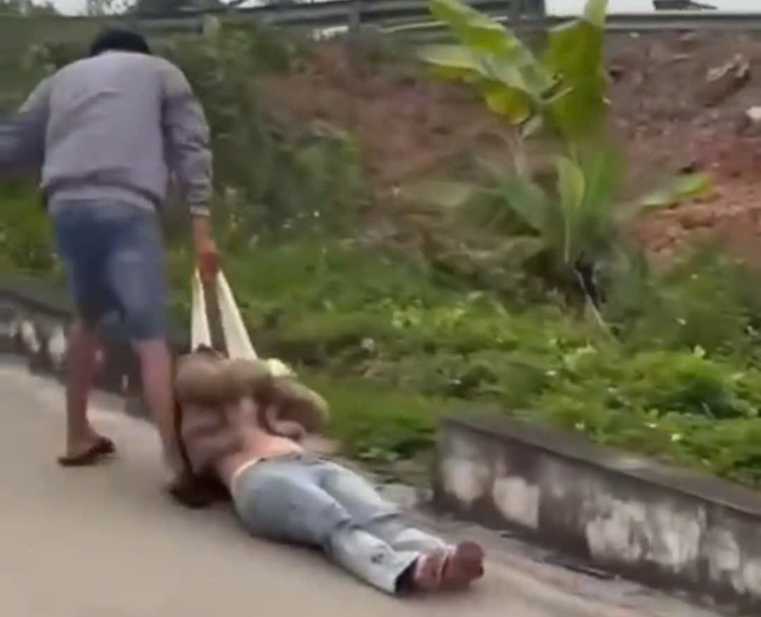 Cô gái bị bạn trai kéo lê trên đường trong ngày 8/3