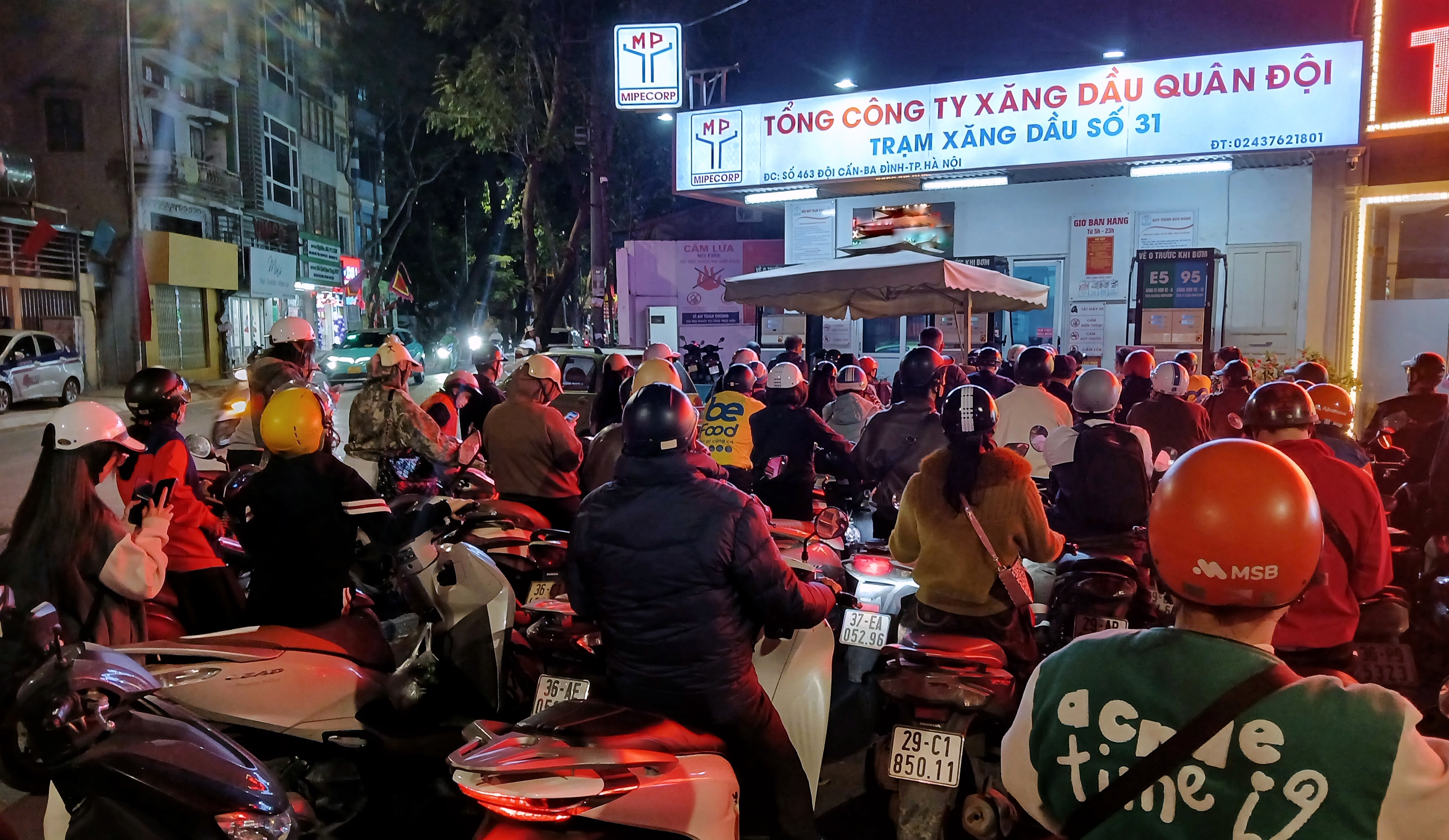 Giá xăng RON95 tăng hơn 2.000 đồng/lít, trong kỳ điều chỉnh đêm qua