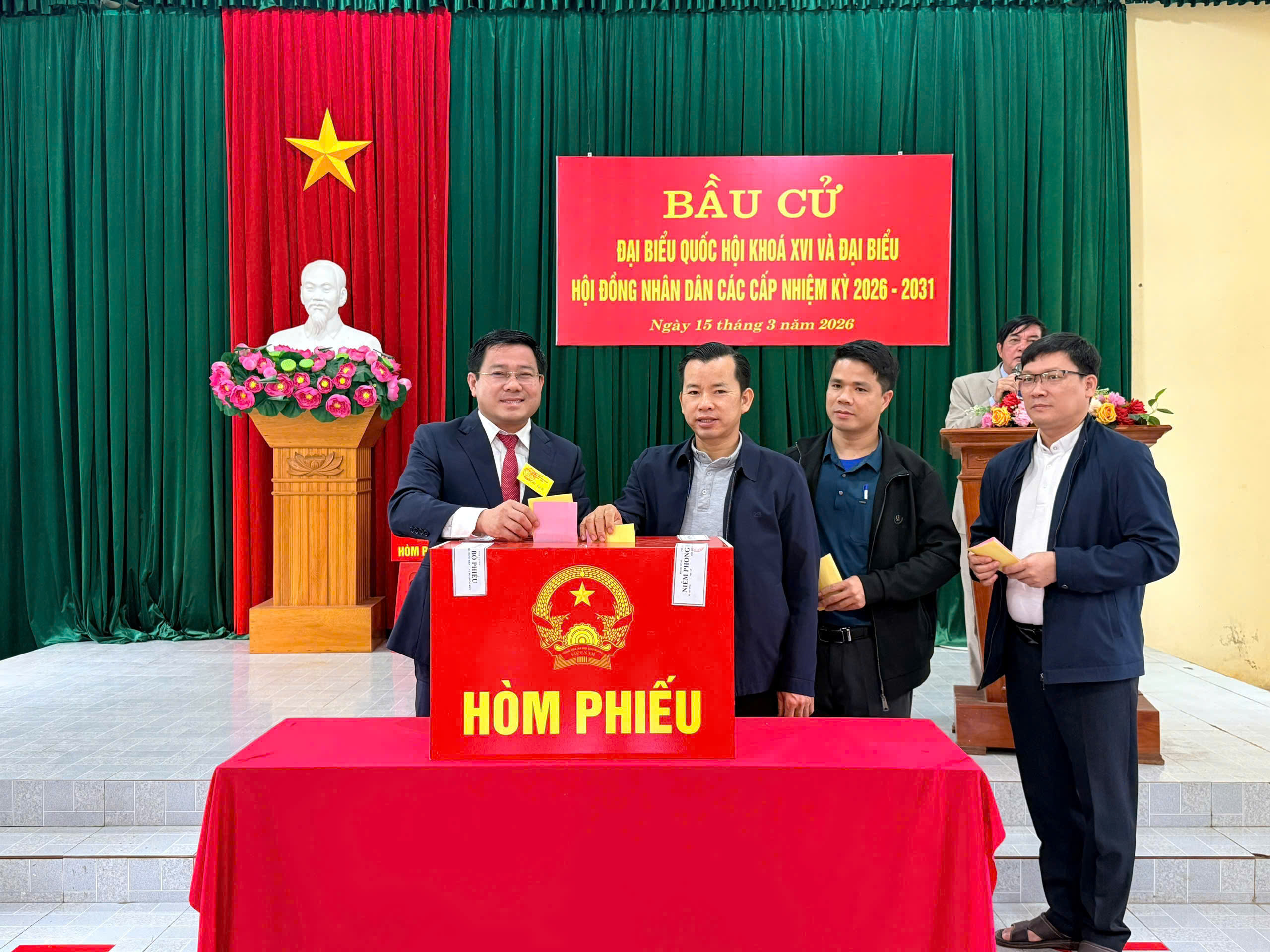 Hà Tĩnh: Phường Hoành Sơn khai mạc bầu cử tại 20/20 khu vực bỏ phiếu