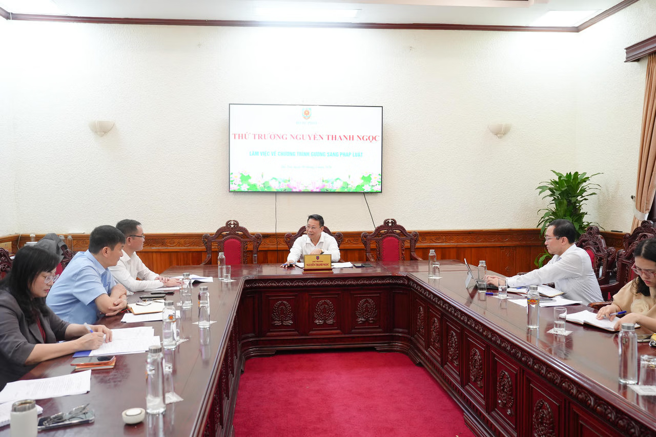 Khẩn trương hoàn thiện cơ chế, quy trình bình chọn “Gương sáng pháp luật” năm 2026