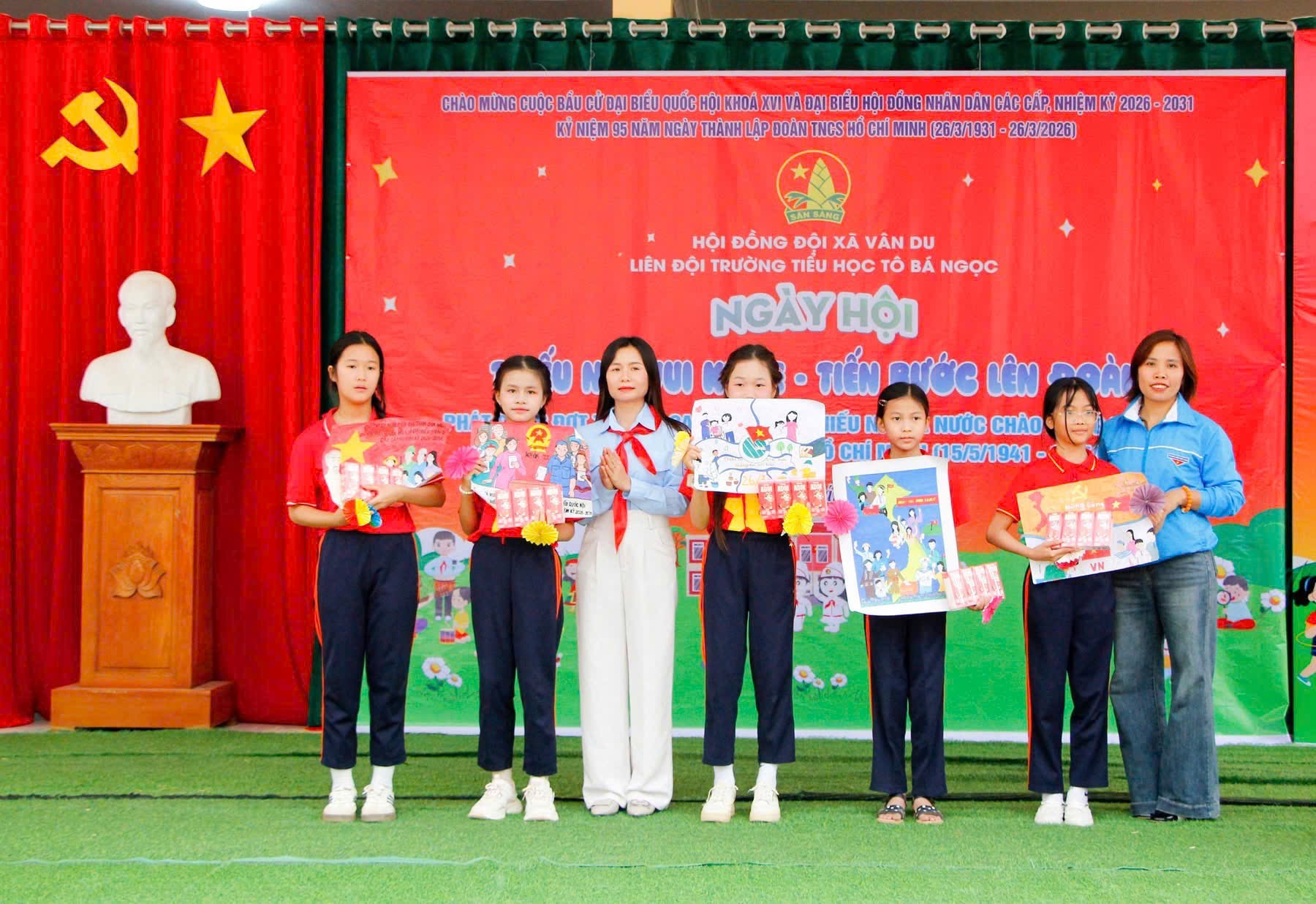 Thiếu nhi Nghệ An sôi nổi ngày hội 