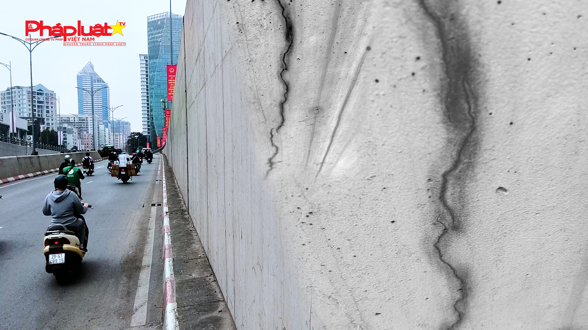 Xuất hiện nhiều vết nứt tại tường chắn hầm chui gần 700 tỷ đồng ở Hà Nội