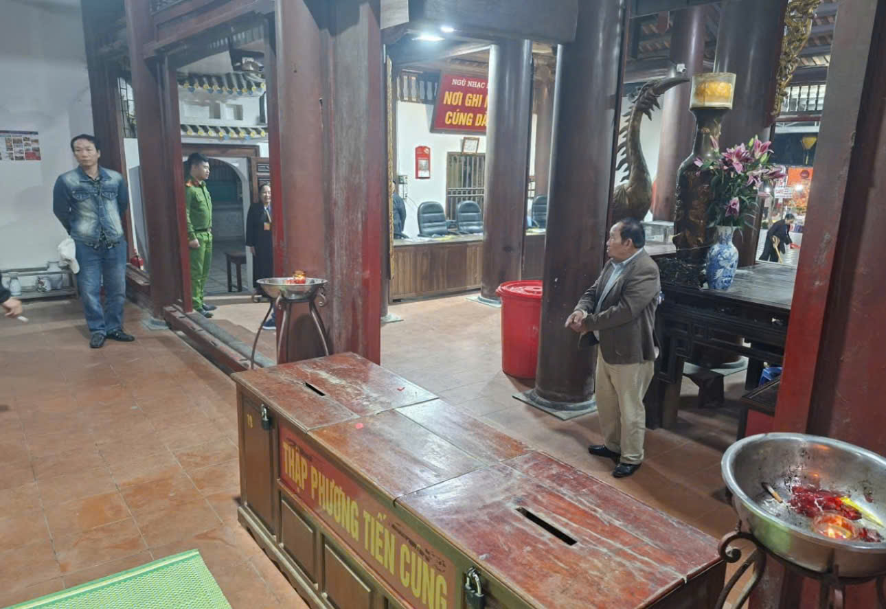 Móc túi giữa biển người ở chùa Hương, đối tượng nhanh chóng sa lưới