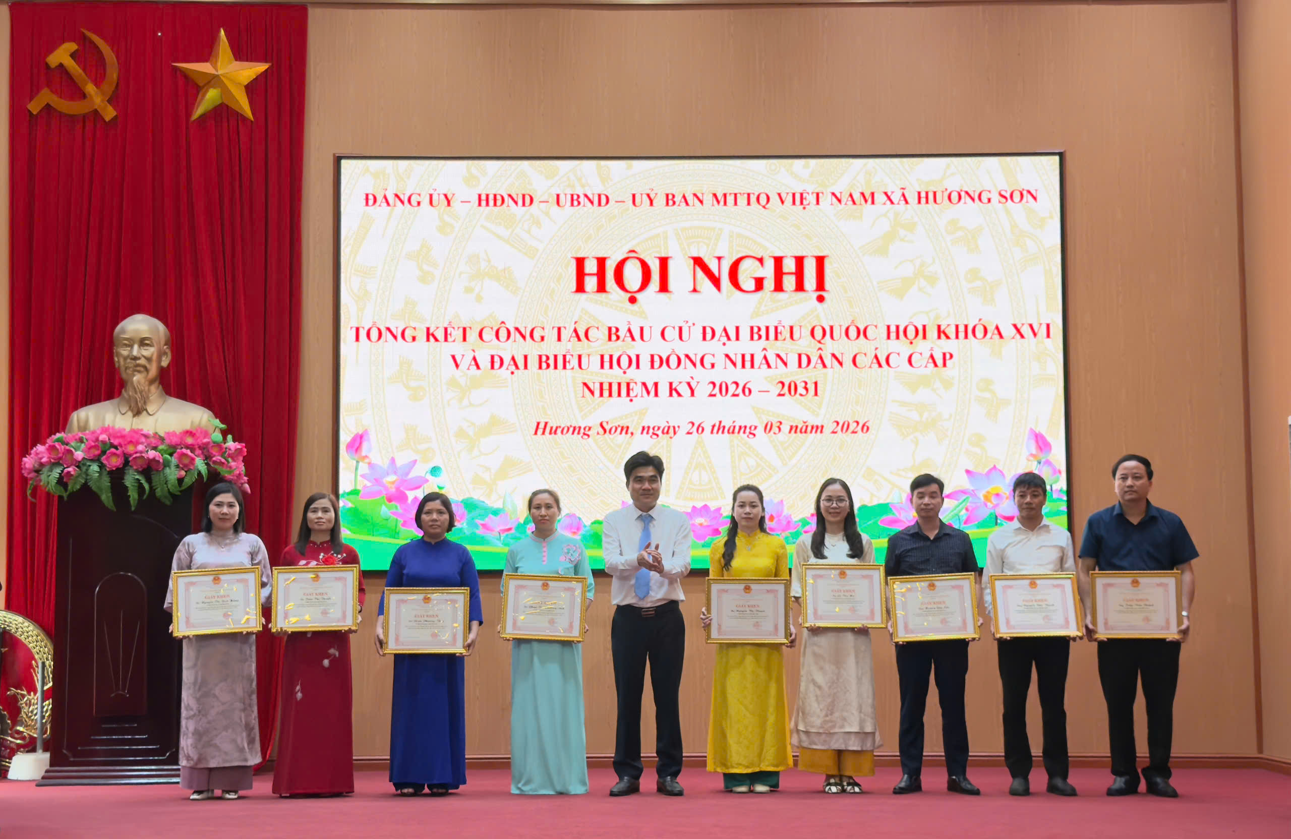 Tổng kết công tác bầu cử: Xã Hương Sơn biểu dương 166 tập thể, cá nhân tiêu biểu