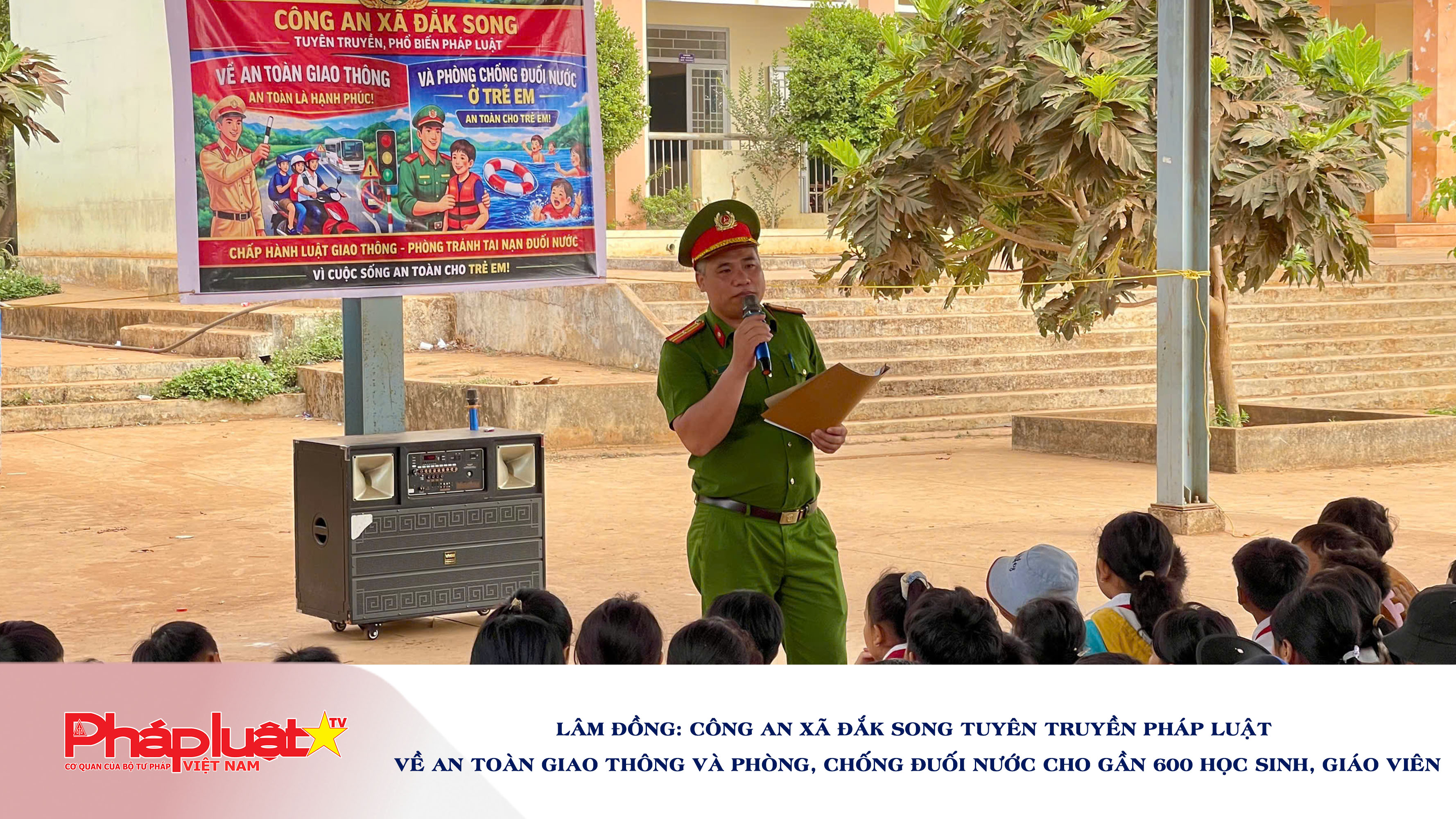 Lâm Đồng: Công an xã Đắk Song tuyên truyền pháp luật về an toàn giao thông và phòng, chống đuối nước cho gần 600 học sinh, giáo viên