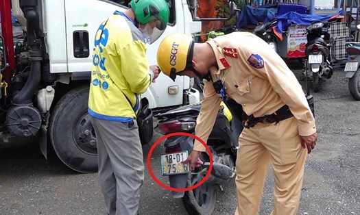 Bản tin An toàn Giao thông số 340: Đề xuất phạt tới 26 triệu đồng với hành vi che, làm biến dạng biển số xe