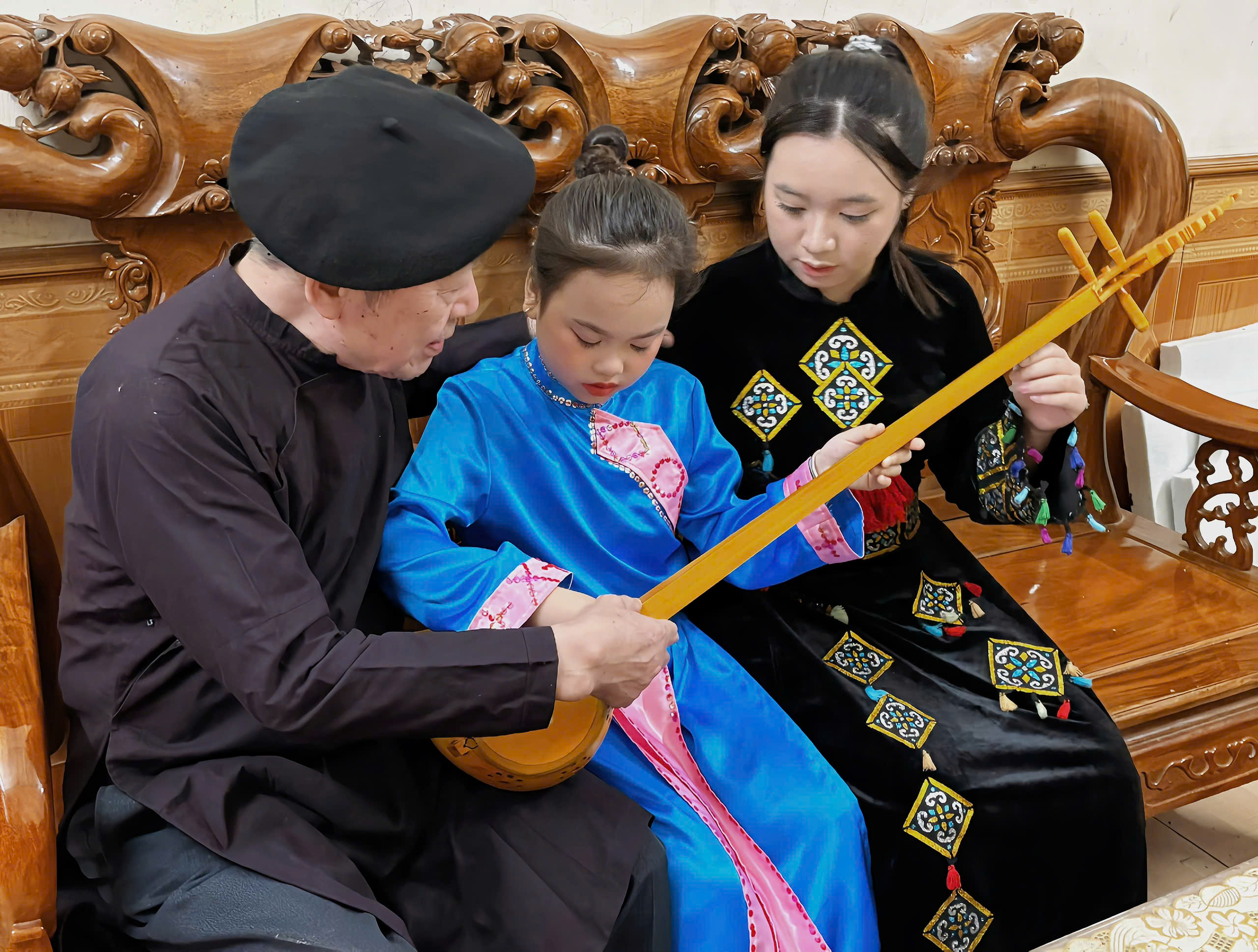 Ươm mầm di sản từ thế hệ trẻ: Khi điệu Then ngân vang trong nhịp sống hôm nay