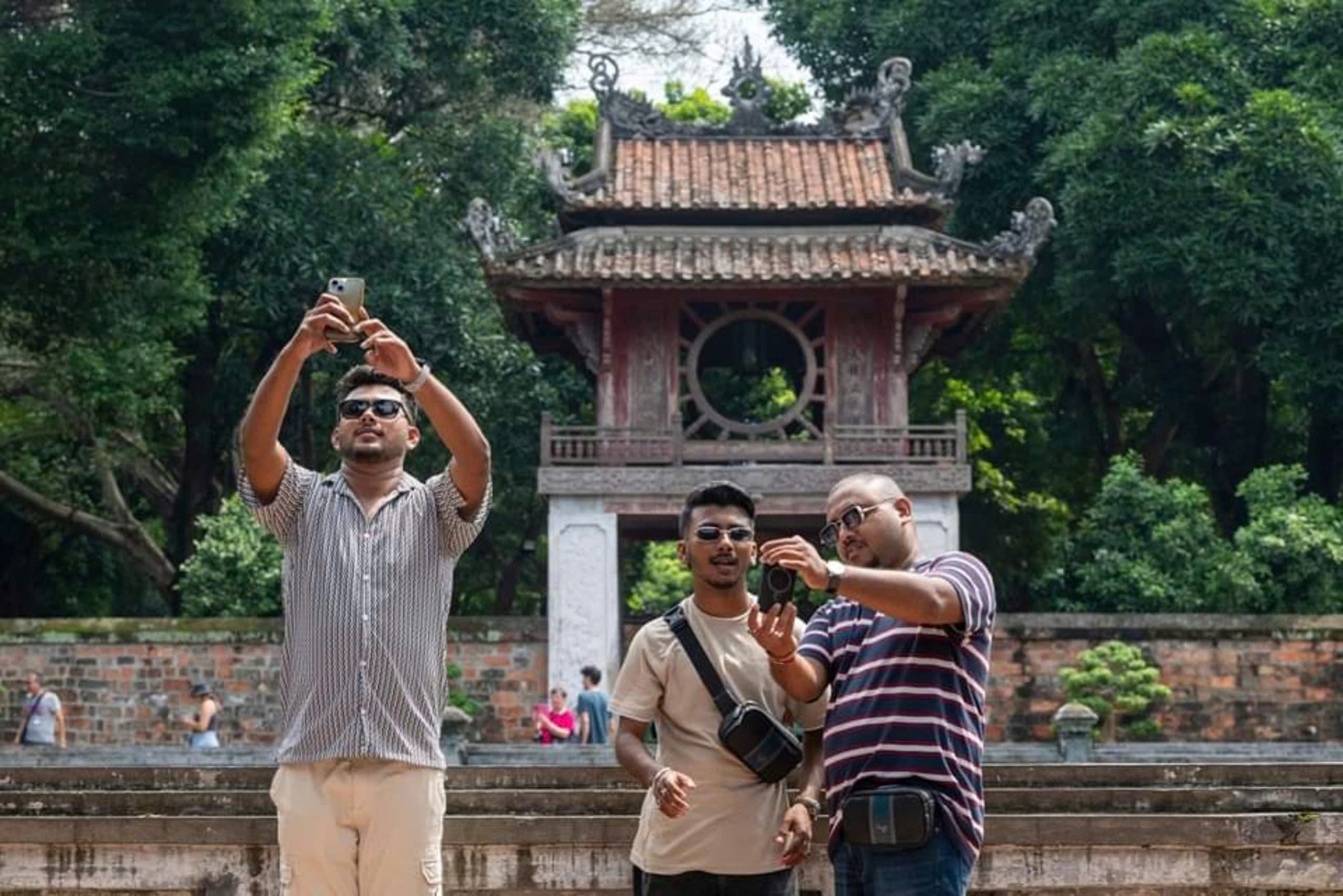 BizNews ngày 28/4/2026: Du lịch Thủ đô đón hơn 3 triệu lượt khách trong tháng 4