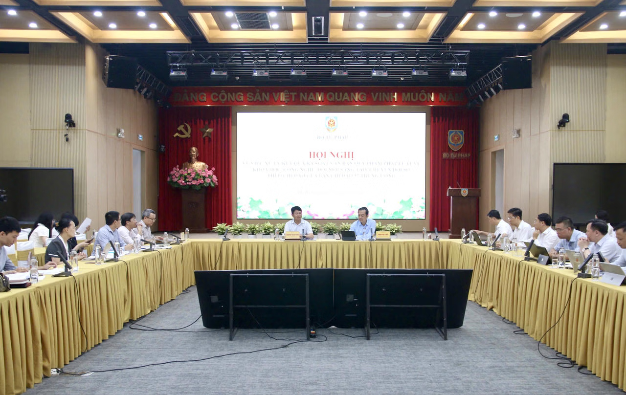 Thống nhất nhiều kiến nghị rà soát văn bản quy phạm pháp luật về khoa học, công nghệ và chuyển đổi số