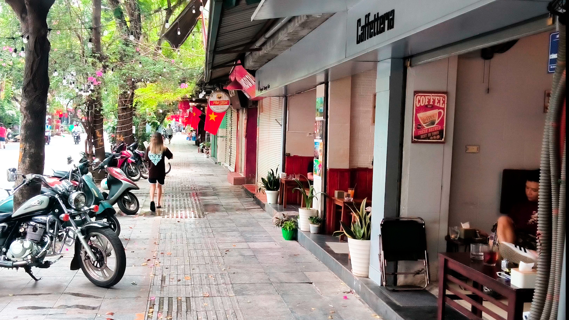 Bản tin Bất động sản ngày 16/5/2026: Hà Nội muốn thí điểm cho thuê vỉa hè và bài toán tổ chức không gian đô thị