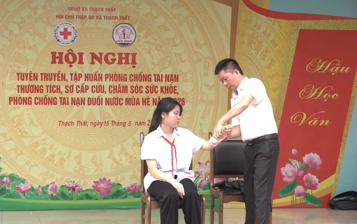 Nâng cao kỹ năng sơ cấp cứu, chăm sóc sức khỏe học đường tại xã Thạch Thất