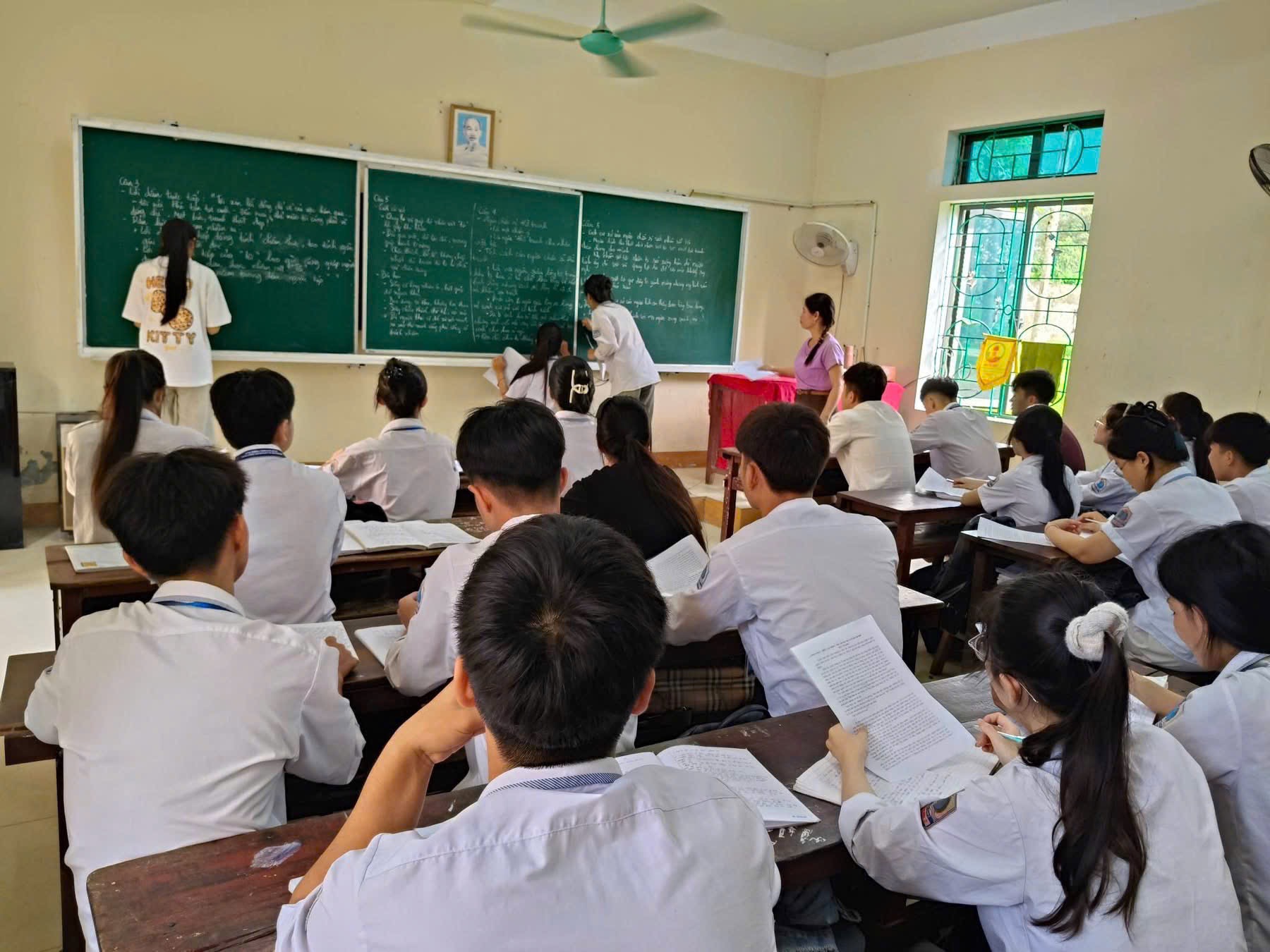 Sĩ tử mùa thi: Mang theo hy vọng bước vào thử thách