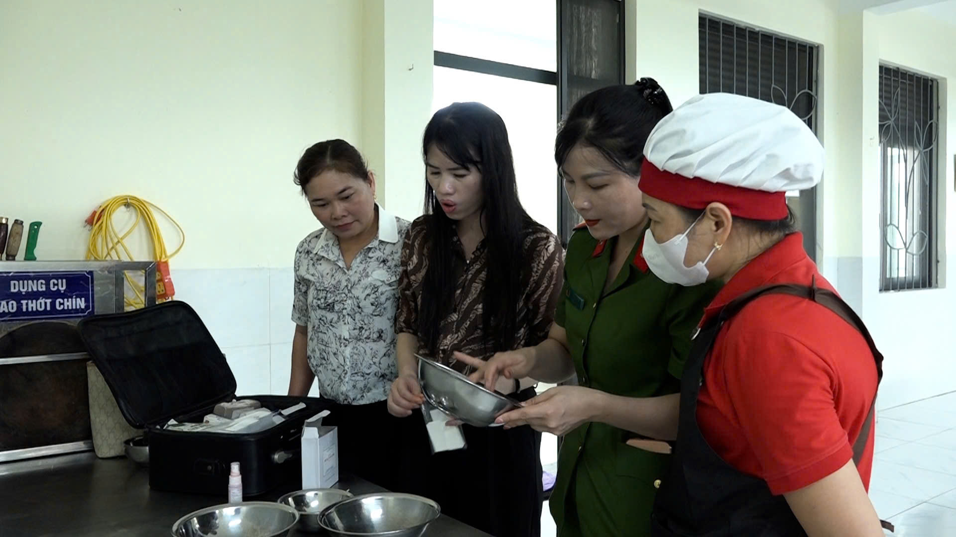 Tăng cường giám sát an toàn thực phẩm tại các trường học trên địa bàn xã Mỹ Đức