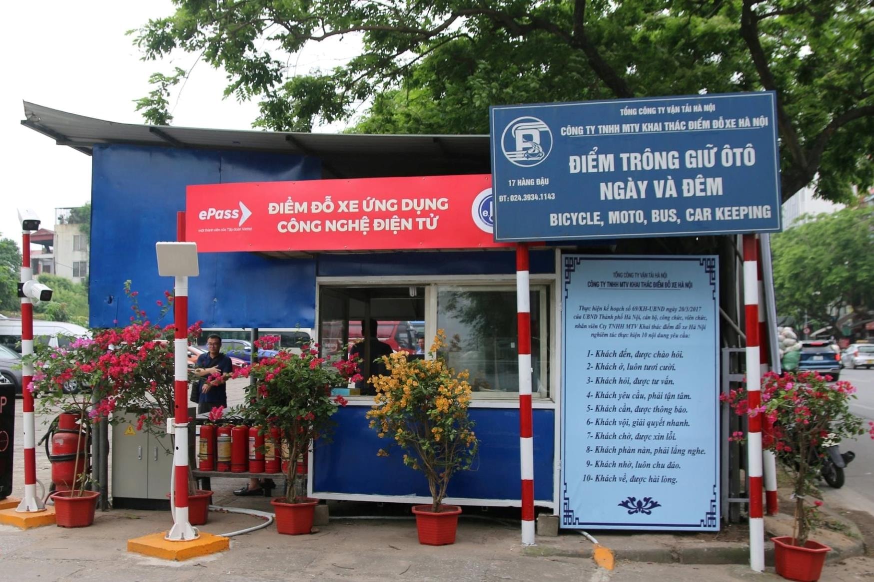 Bản tin An toàn giao thông số 357: Hà Nội triển khai thu phí gửi xe ô tô không dừng từ 1/7/2026