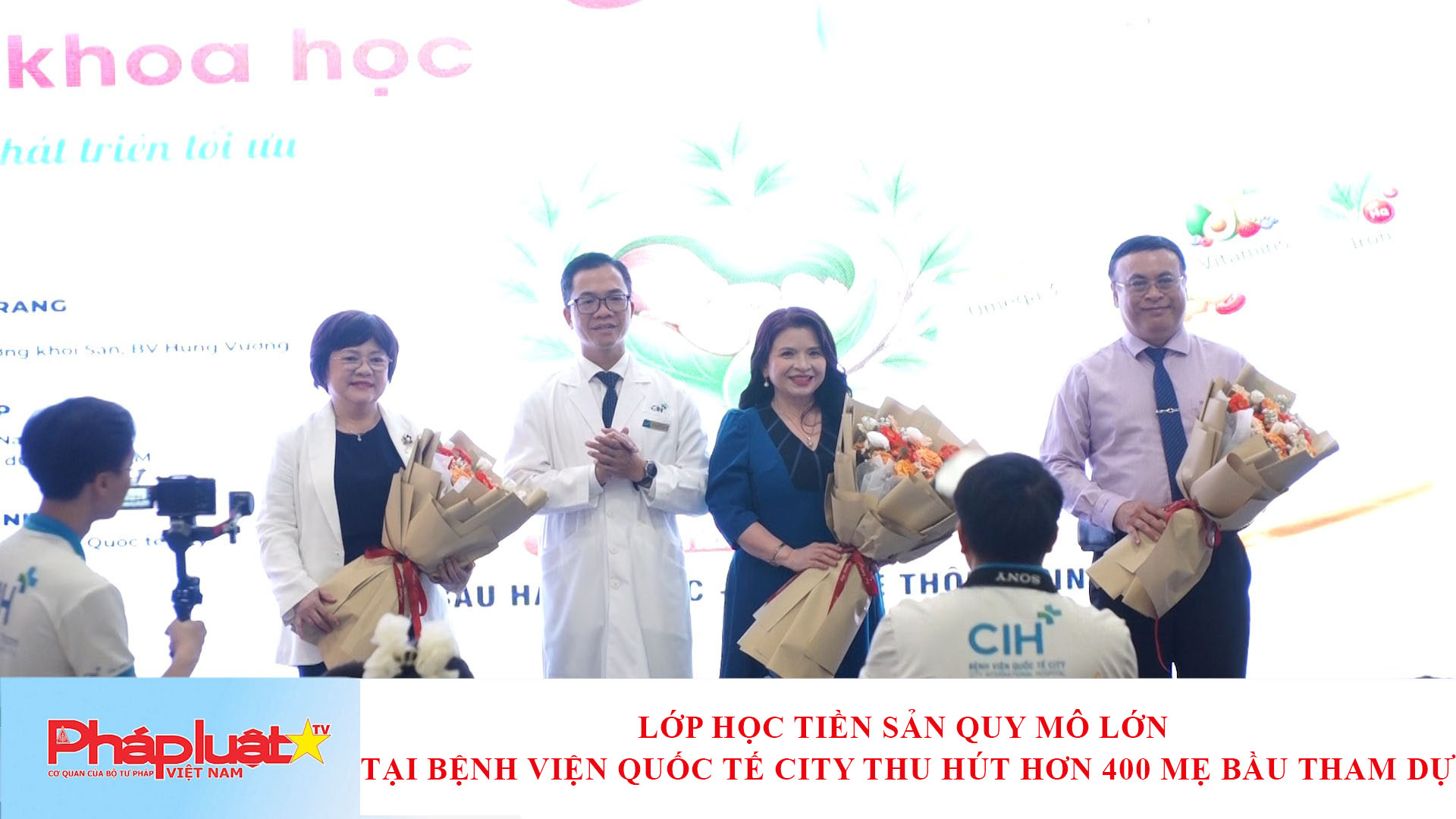 Lớp học tiền sản quy mô lớn tại Bệnh viện Quốc tế City thu hút hơn 400 mẹ bầu tham dự