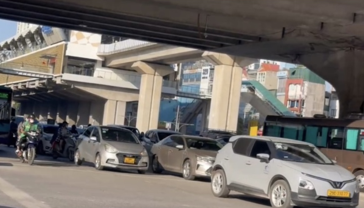 Bản tin An toàn giao thông số 362: Hà Nội dự kiến chưa cấm xe máy chạy xăng trong khu vực Hoàn Kiếm