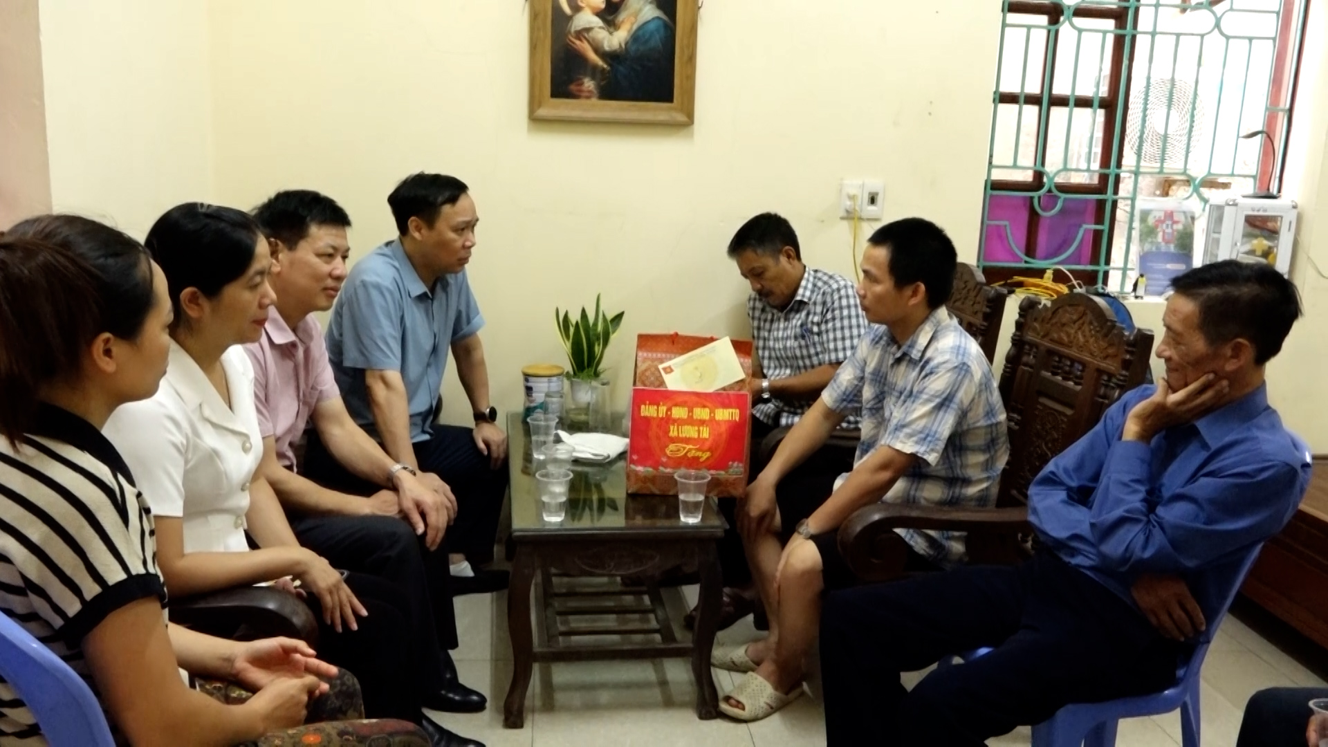 Bắc Ninh: Xã Lương Tài thăm hỏi, động viên các hộ dân tạm cư phục vụ Dự án Cảng hàng không quốc tế Gia Bình