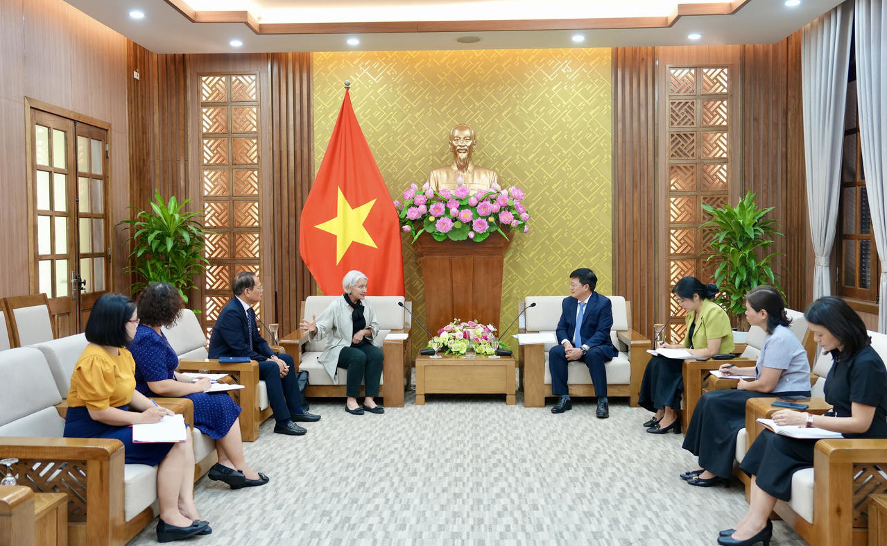 Tăng cường hợp tác với Cao ủy Liên hợp quốc về người tị nạn trong giải quyết các vấn đề quốc tịch, hộ tịch cho nhóm yếu thế