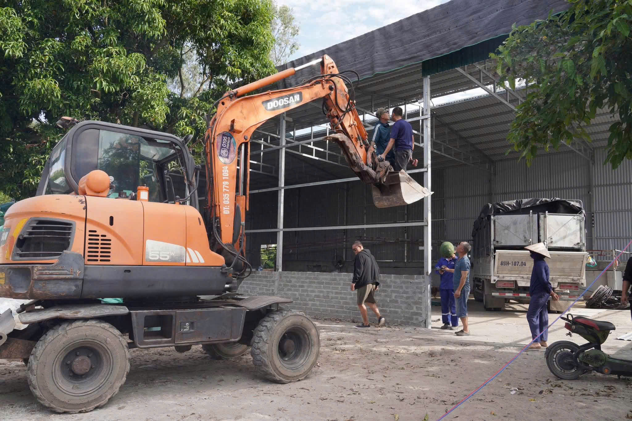 Việt Tiến xử lý công trình nhà xưởng xây dựng trái phép trên đất nông nghiệp