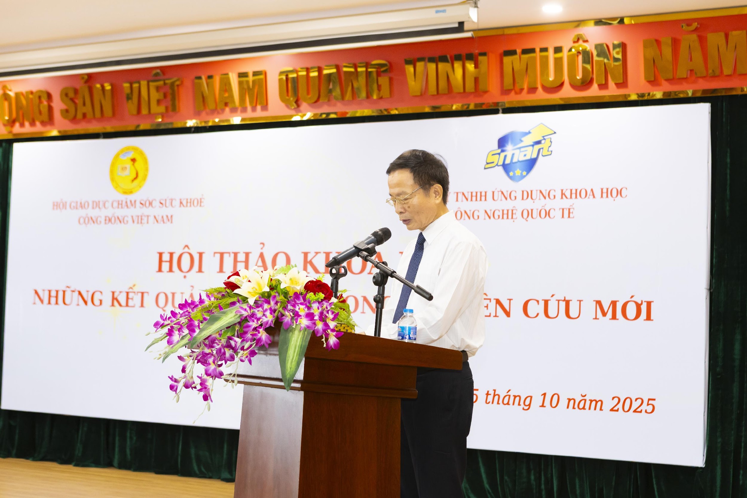 TS. Lê Đình Tiến – Phó Chủ tịch Thường trực Hội Giáo dục và Chăm sóc sức khỏe cộng đồng Việt Nam, phát biểu khai mạc Hội thảo.