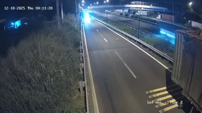 XE CỨU THƯƠNG LIÊN QUAN ĐẾN VỤ TAI NẠN GIAO THÔNG TRÊN CAO TỐC TP.HỒ CHÍ MINH -LONG THÀNH -DẦU GIÂY VI PHẠM QUY ĐỊNH XE ƯU TIÊN