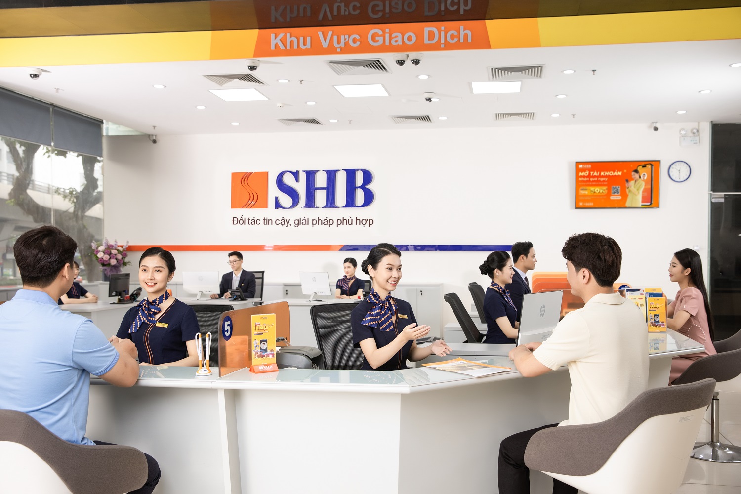 Mừng tuổi 32, SHB gieo hạnh phúc với ngàn ưu đãi hấp dẫn cho khách hàng